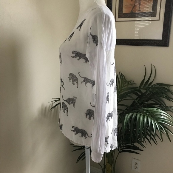 2/$15 Aeropostale Long Sleeve Sheer Leopard Top M White - Picture 7 of 7